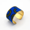 bracelet manchette large laiton tissu wax bleu jaune